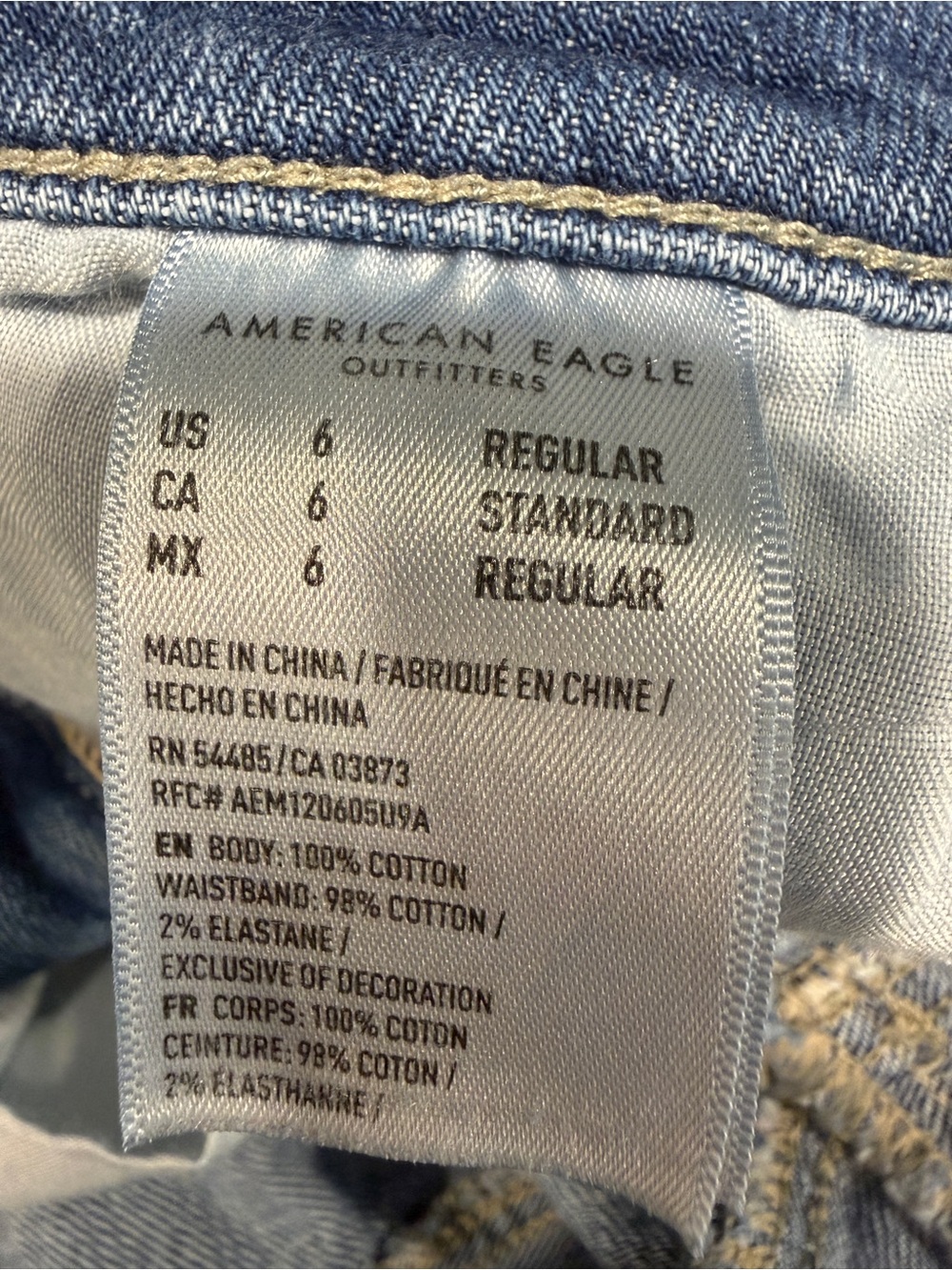 American Eagle Mom Jeans Size 6 Regular | Distressed Ripped Light Wash Denim | - Picture 12 of 13